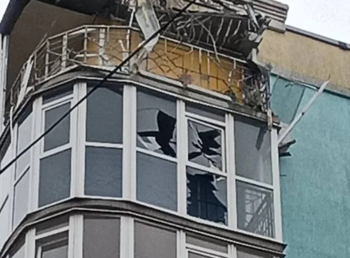 Окупанти вдарили вісьмома КАБами по Сумській громаді: є поранені