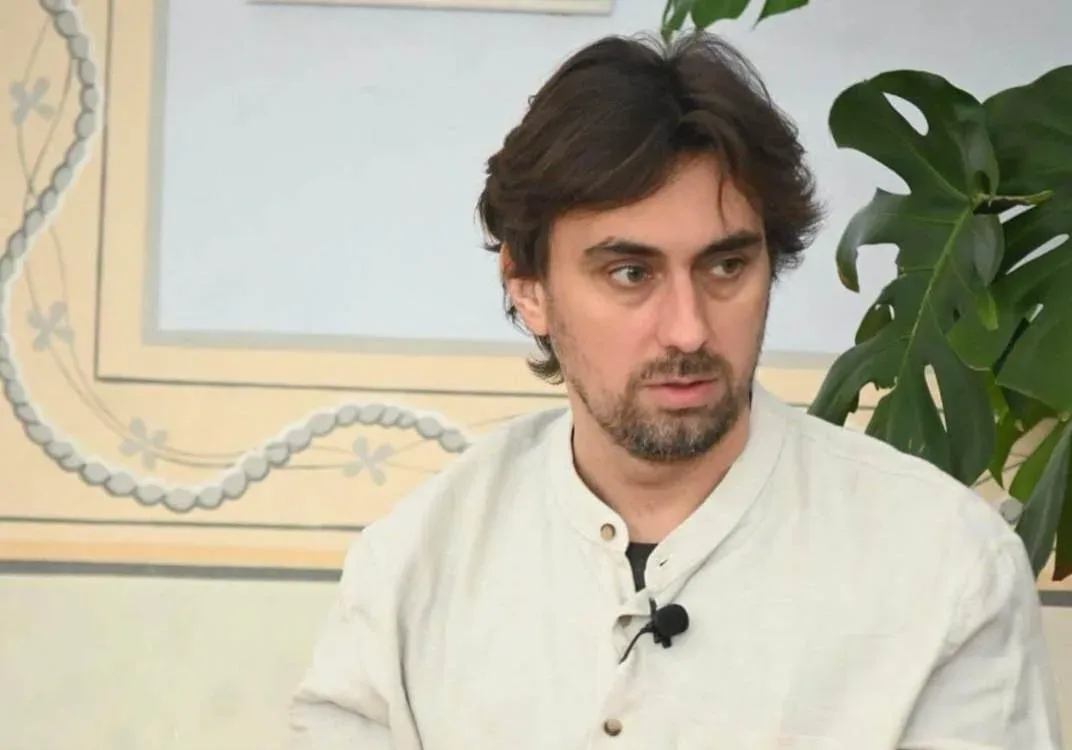 Олексій Гнатковський зіграє в новій українській комедії «За двома зайцями. 90-ті»