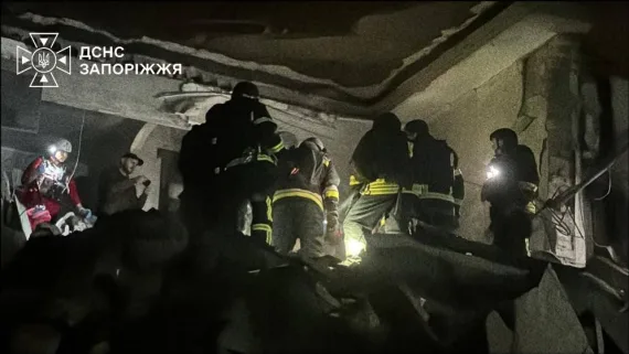У Запоріжжі після російського удару шукають ще 12 людей