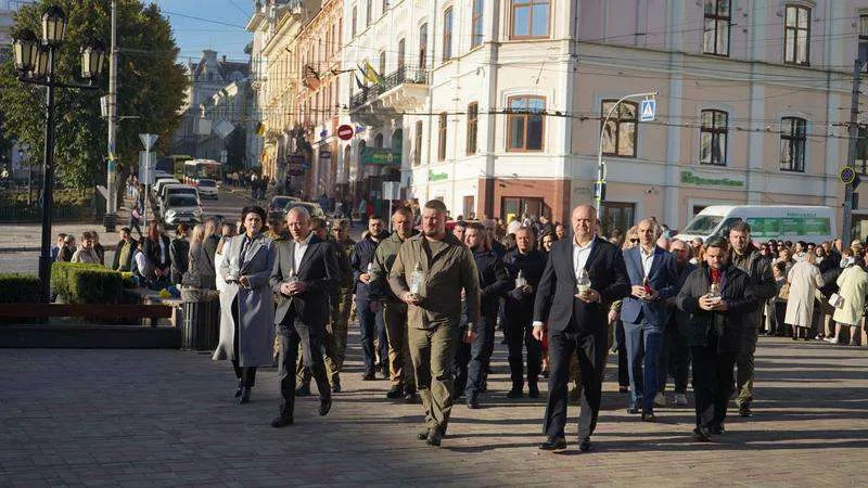 (ФОТО) Як у Чернівцях відзначили День захисників та захисниць України
