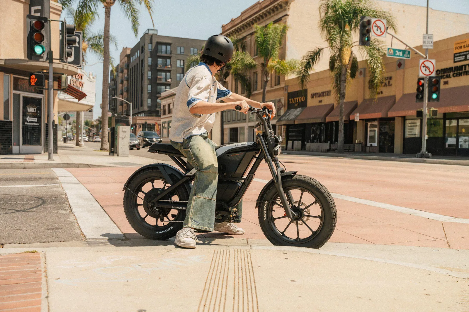 Легче и для обычных дорог: Segway представила электробайк Xyber Air за 1 999 долларов