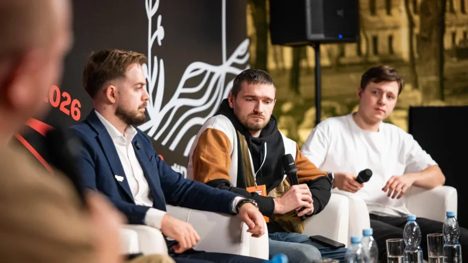 Розповісти про зброю і&nbsp;не&nbsp;допомогти ворогу: де&nbsp;проходить межа відкритості під час війни 