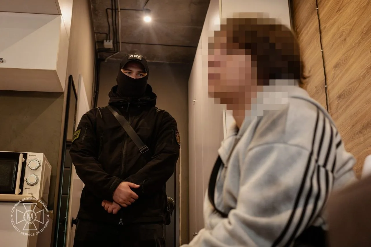 СБУ затримала 18-річного агента рф, який коригував удари по Одесі та Дніпру й готував теракт у Києві - 21.10.2026