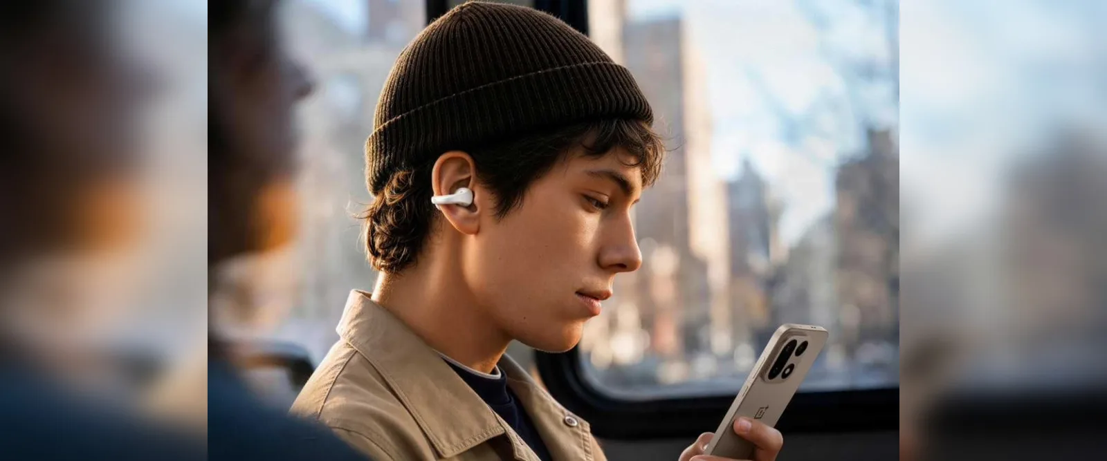 Первые наушники OnePlus нового формата уже близко: в чем особенность Buds Clip (фото)