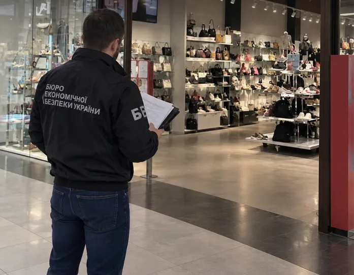"Дроблення бізнесу" на Львівщині: власник взуттєвої мережі відшкодував мільйонні збитки