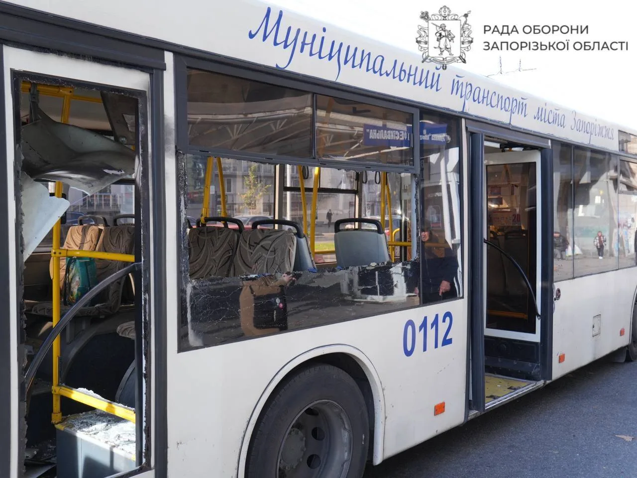 Запоріжжя під атакою: містян закликають залишатись вдома