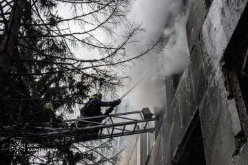 У Харкові ліквідували пожежу в медзакладі після обстрілу РФ, п’ятеро людей постраждали
