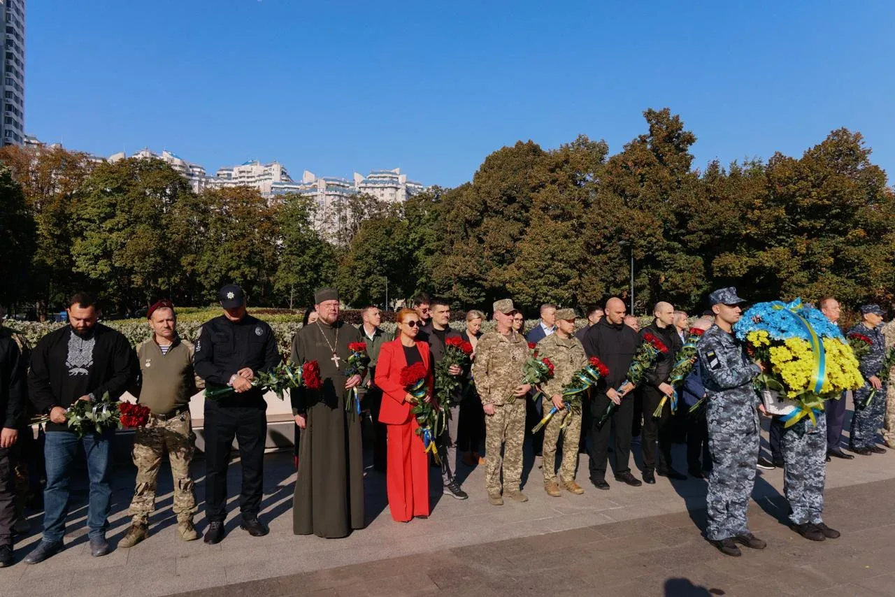 В Одесі поклали квіти до Меморіалу борцям за Україну у День захисників і захисниць