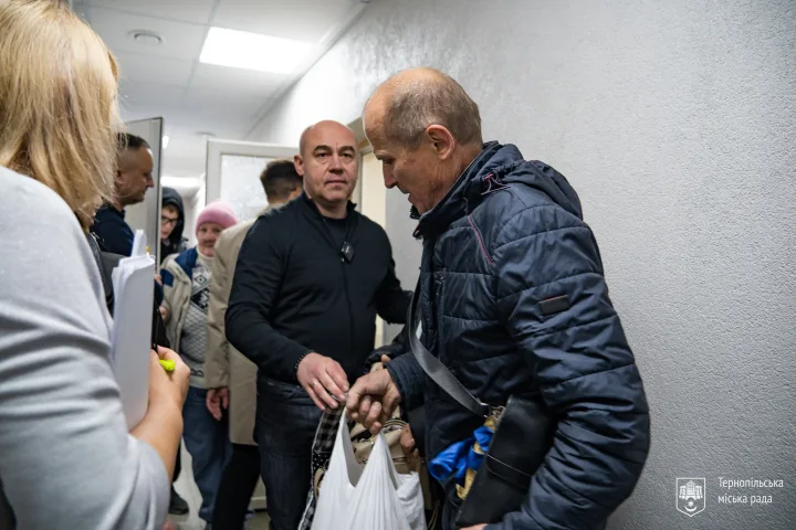 Соціальна підтримка Тернополя: роздача продуктових наборів