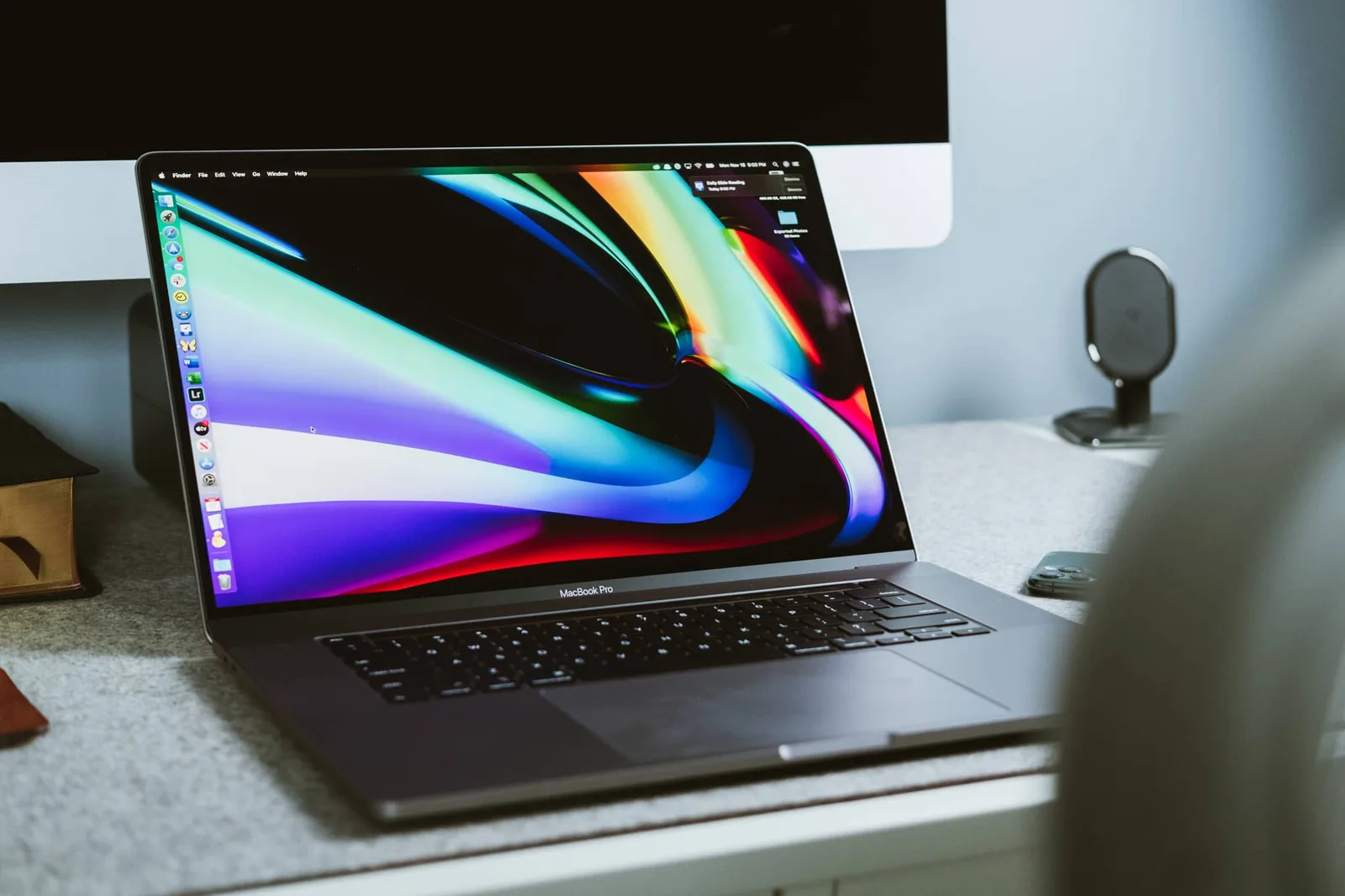 Первый MacBook с сенсорным экраном уже близко: Apple назвала дату презентации