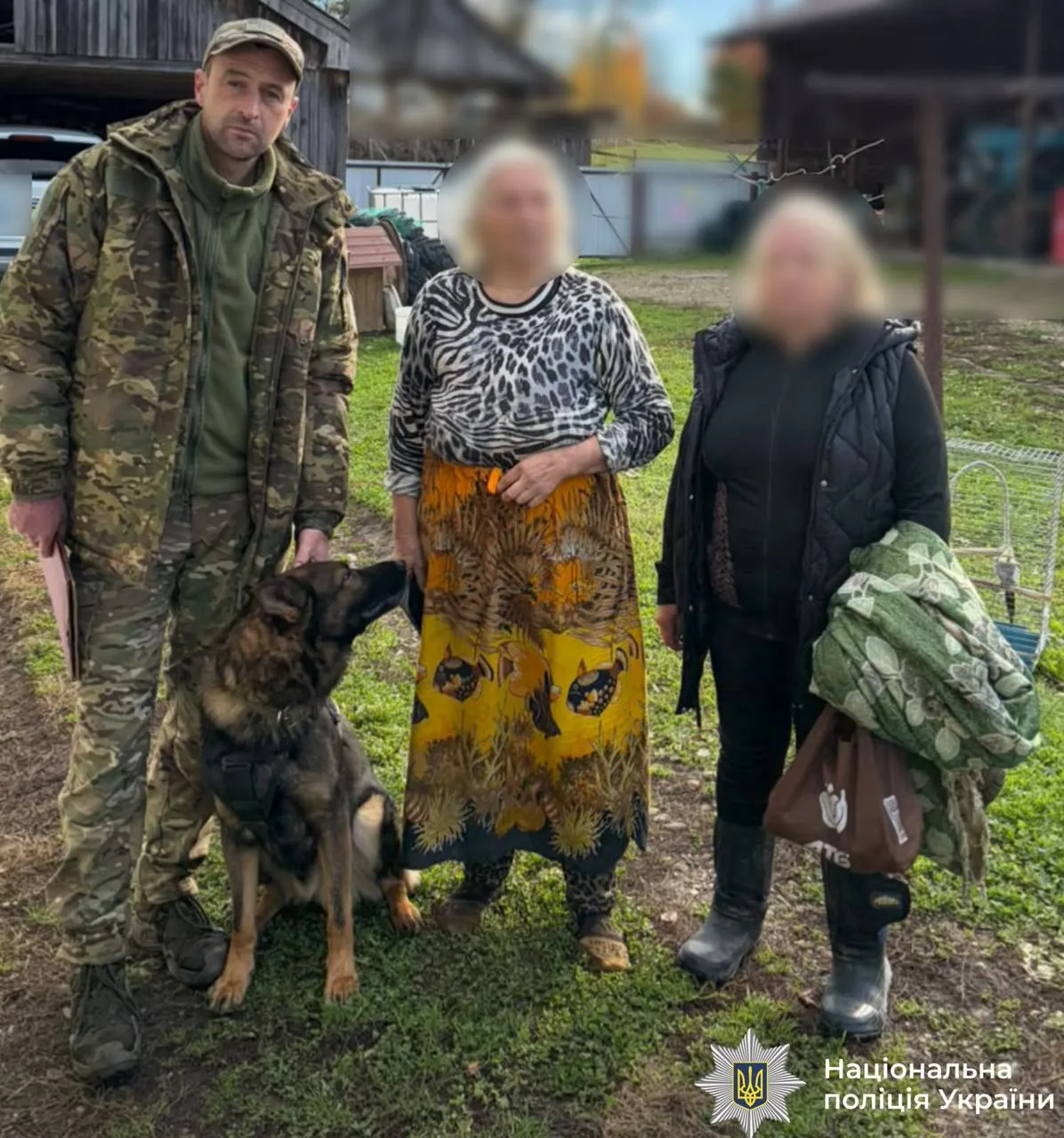 Два кілометри лісом по сліду: на Калущині поліцейська вівчарка знайшла зниклу пенсіонерку