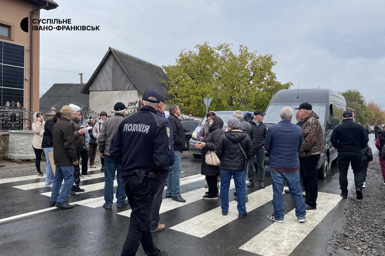 Дороги не дочекаються ремонту: на Прикарпатті люди вийшли на протест