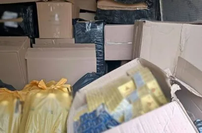 Тютюнові вироби та алкоголь, вилучені під час перевірки автомобіля в Казанці