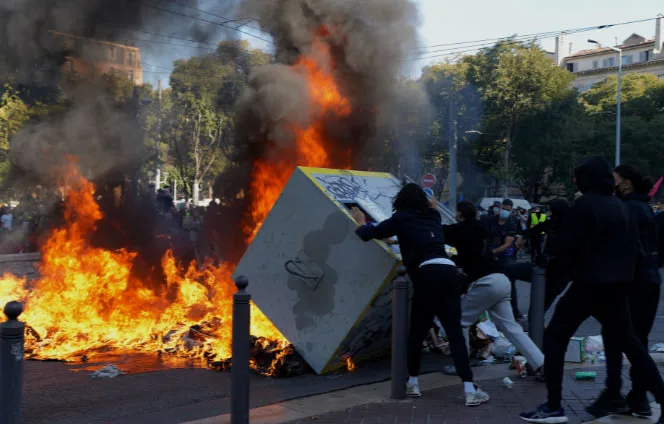 The EU investigates Russian interference in French riots