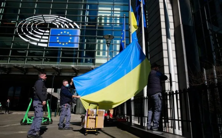 Politico: ЄС готується укласти угоду щодо пакета підтримки для України на 45 млрд євро до кінця року