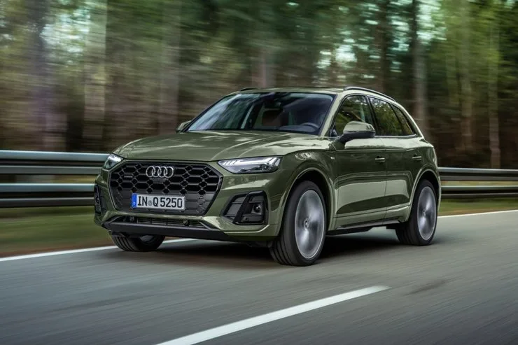 Автомобиль Audi Q5