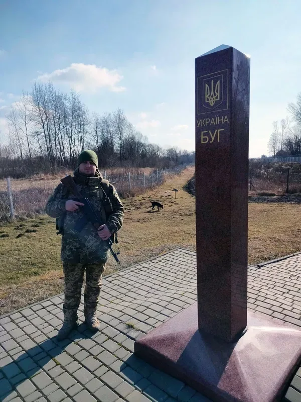 Кілька днів повз до своїх під ворожим вогнем: історія порятунку прикордонника з Волині (фото)