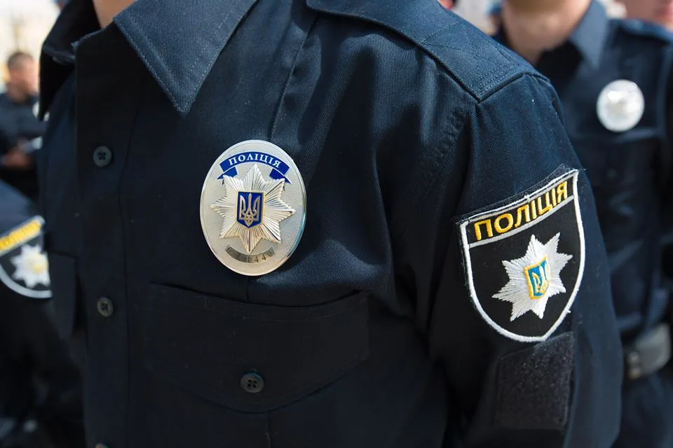 Мужчина бросил гранату в полицию и открыл огонь: в Кропивницком объявлена спецоперация