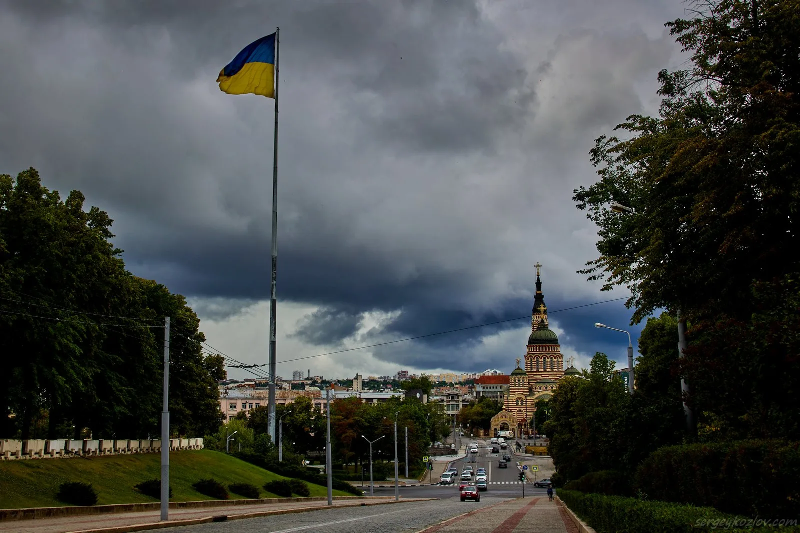 На Харківщині попередили про сильний вітер та ускладнення погодних умов