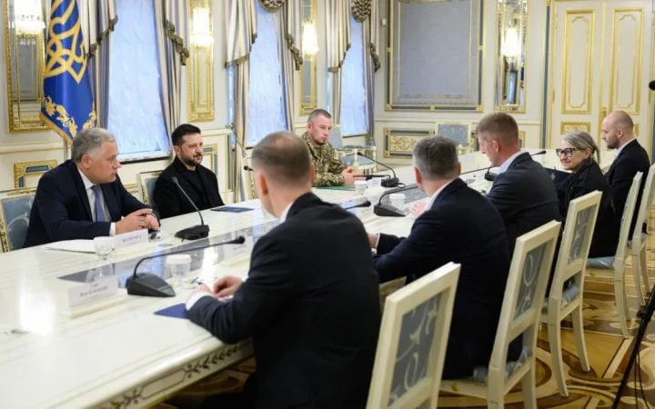 Зеленський обговорив з міністром оборони Естонії експорт української зброї та додаткове фінансування ППО