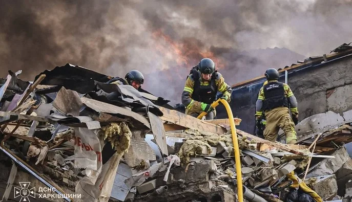 ДСНС: у Харкові — п’ятеро загиблих та понад півсотні поранених, операція триває