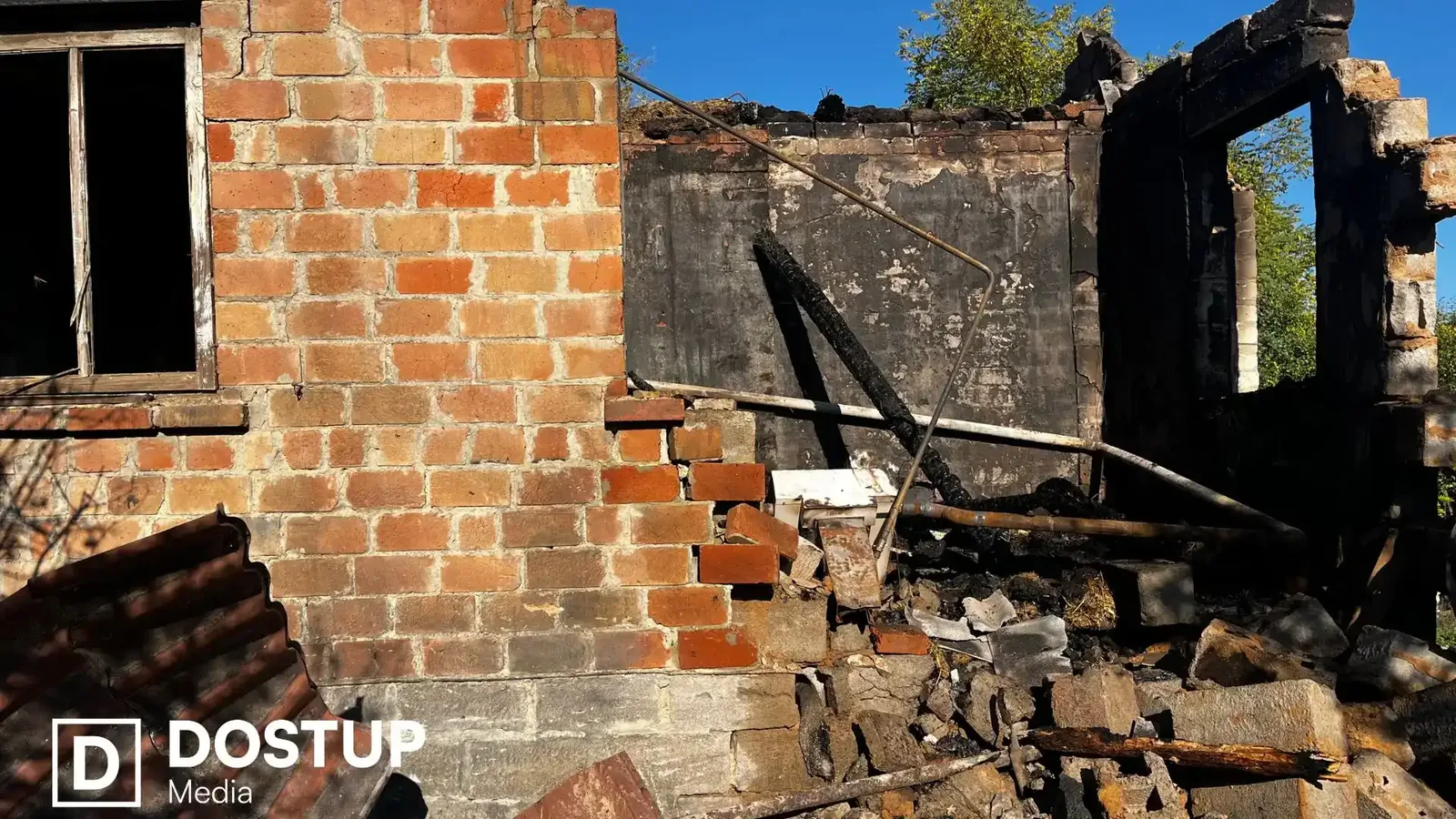 Зруйнований приватний будинок в селі Первозванівка після атаки росіян 14 жовтня