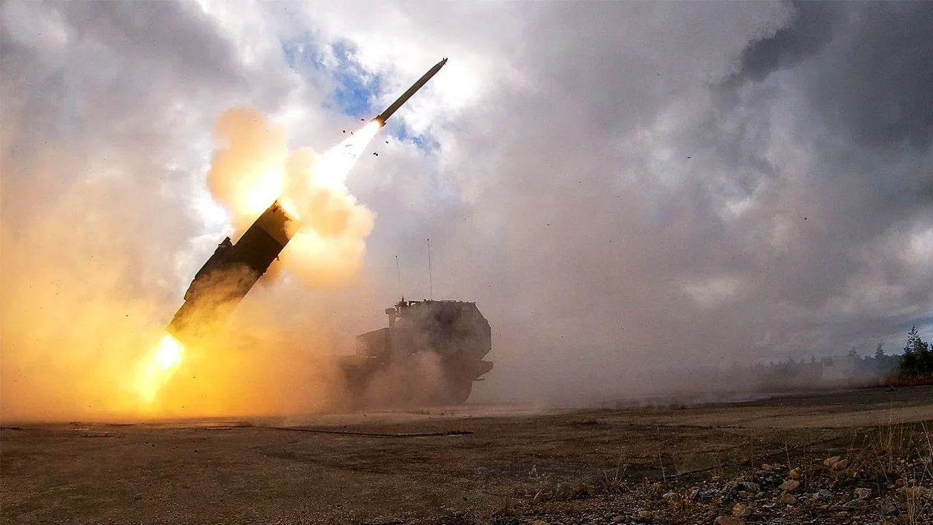 Пуск ракети ATACMS з пускової установки HIMARS