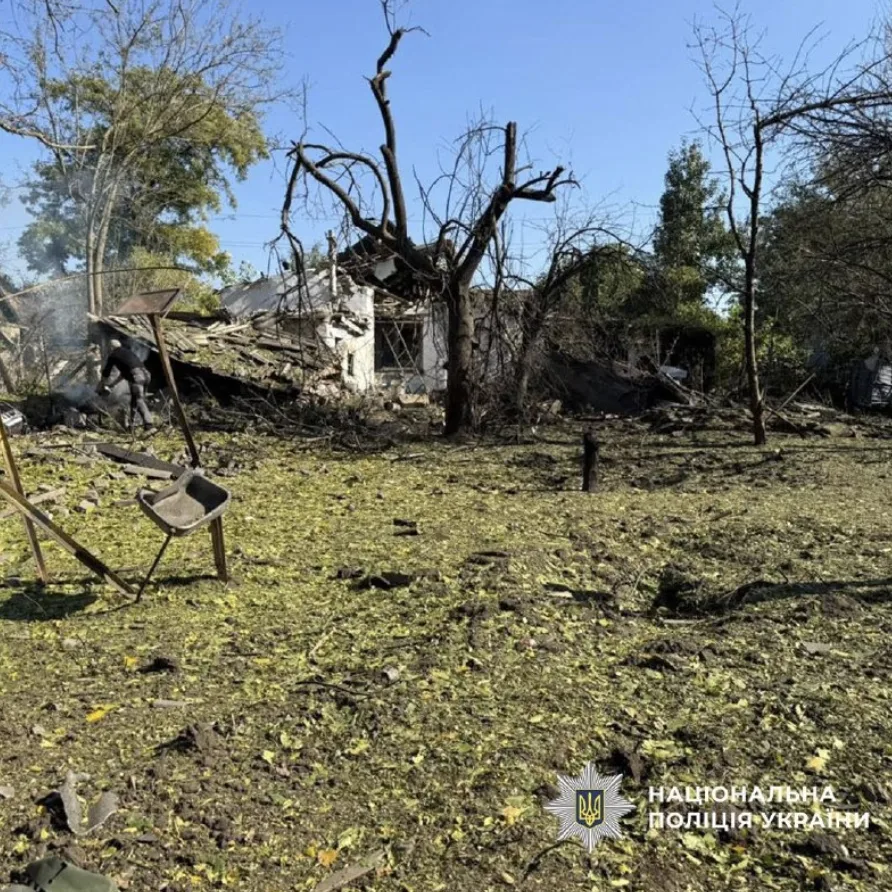 Наслідки російських ударів по Донеччині 9 жовтня 2026 року. Фото: поліція Донеччини