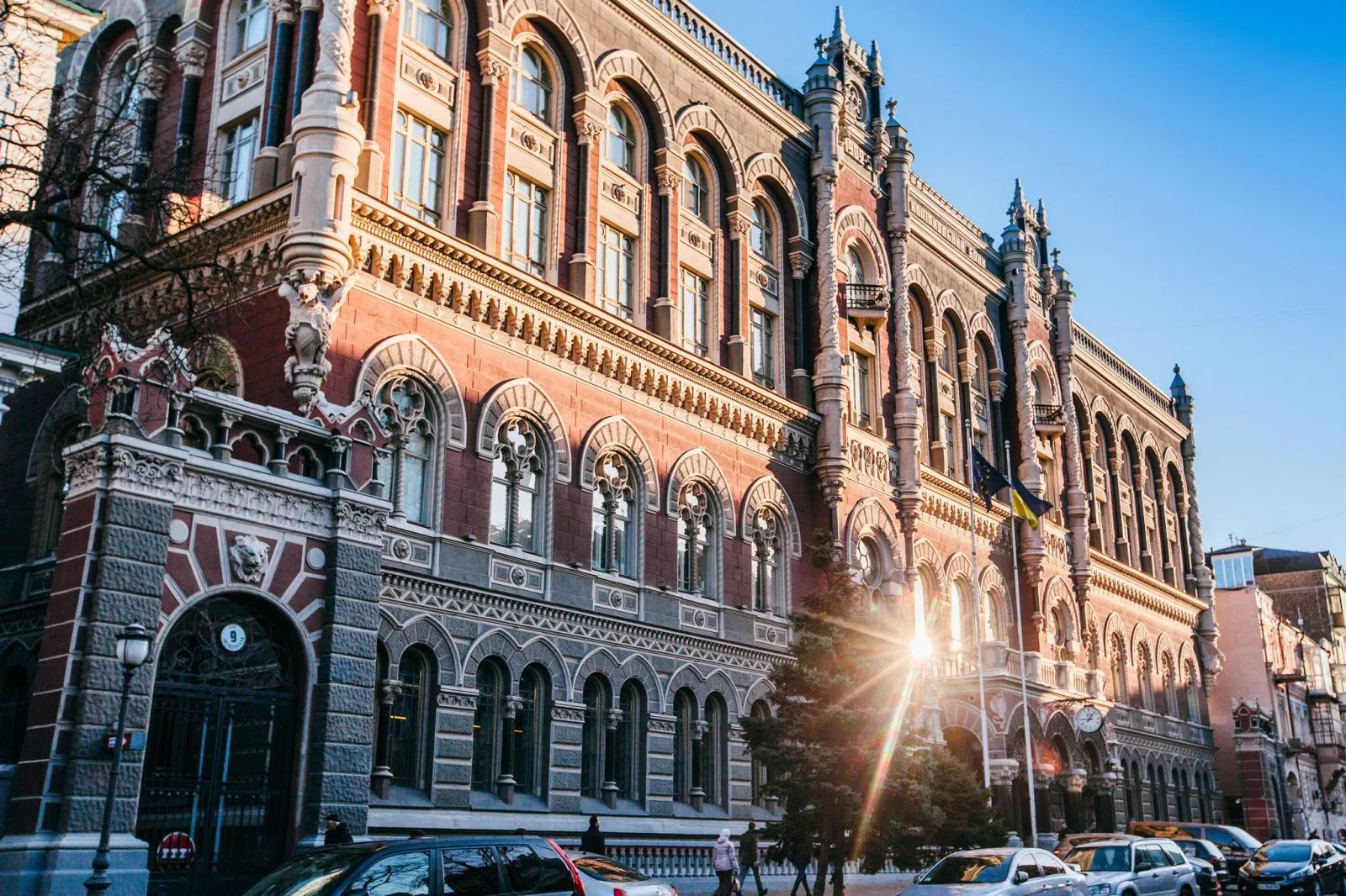 Как отреагировал межбанковский рынок на обыски у главы НБУ — актуальный курс валют