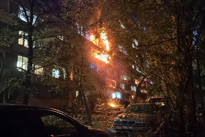 У Києві пролунали вибухи: місто під атакою балістики