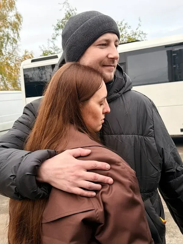 Понад рік не бачив неба і втратив руку: історія звільнення з полону прикордонника з Волині Максима Трофімука (фото)