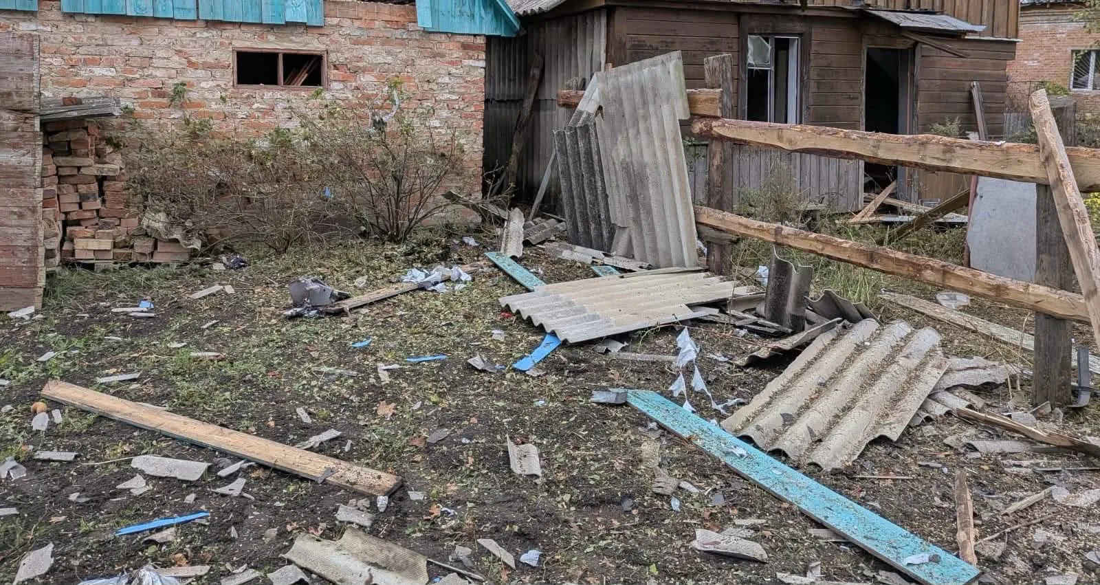 У Новгороді – Сіверському ворог вдарив по житловій забудові у центрі міста