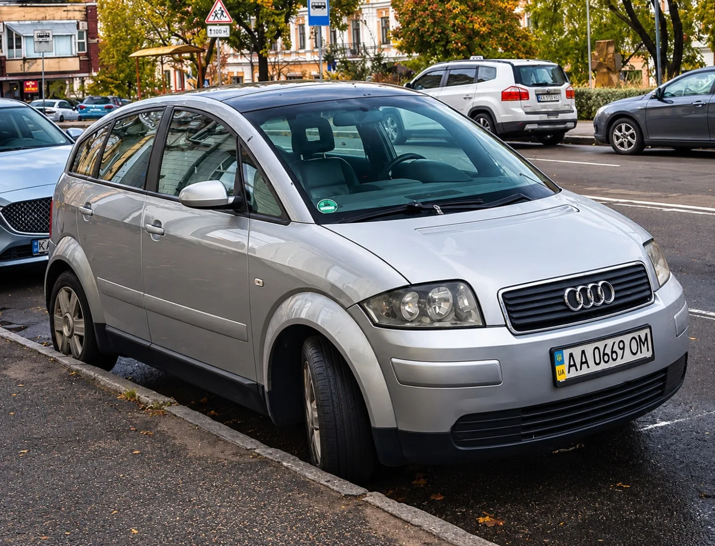 Рідкісна Audi A2 у нетиповій комплектації привернула увагу київських автоентузіастів