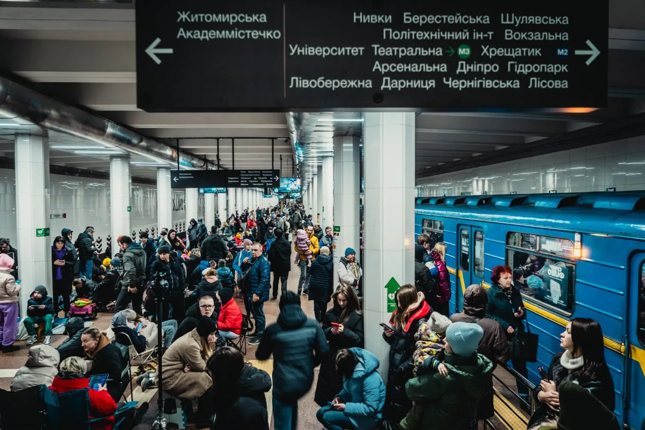 Під час тривалої тривоги поїзди метро можуть змінювати рух: що варто знати пасажирам