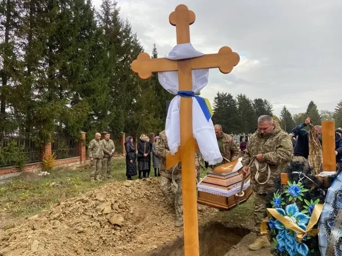 У громаді на Волині попрощалися із Героєм Олександром Шуміком (фото)