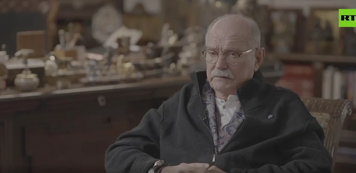 “Мохнатий шмєль”, а тепер “бісогон” Нікіта Міхалков заявив, що “СВО РФ послав господь” (ВІДЕО)