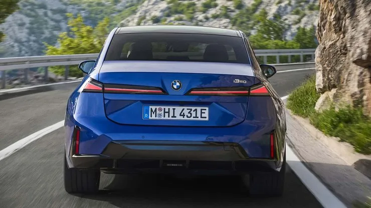 Автомобиль BMW i3 50 xDrive 2027 года