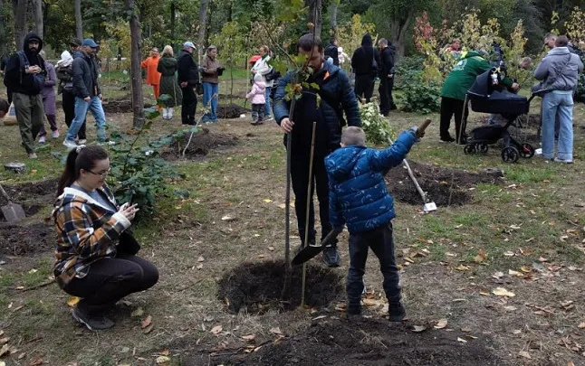 В одеському дендропарку з’явилася «Галявина сімейних дерев»