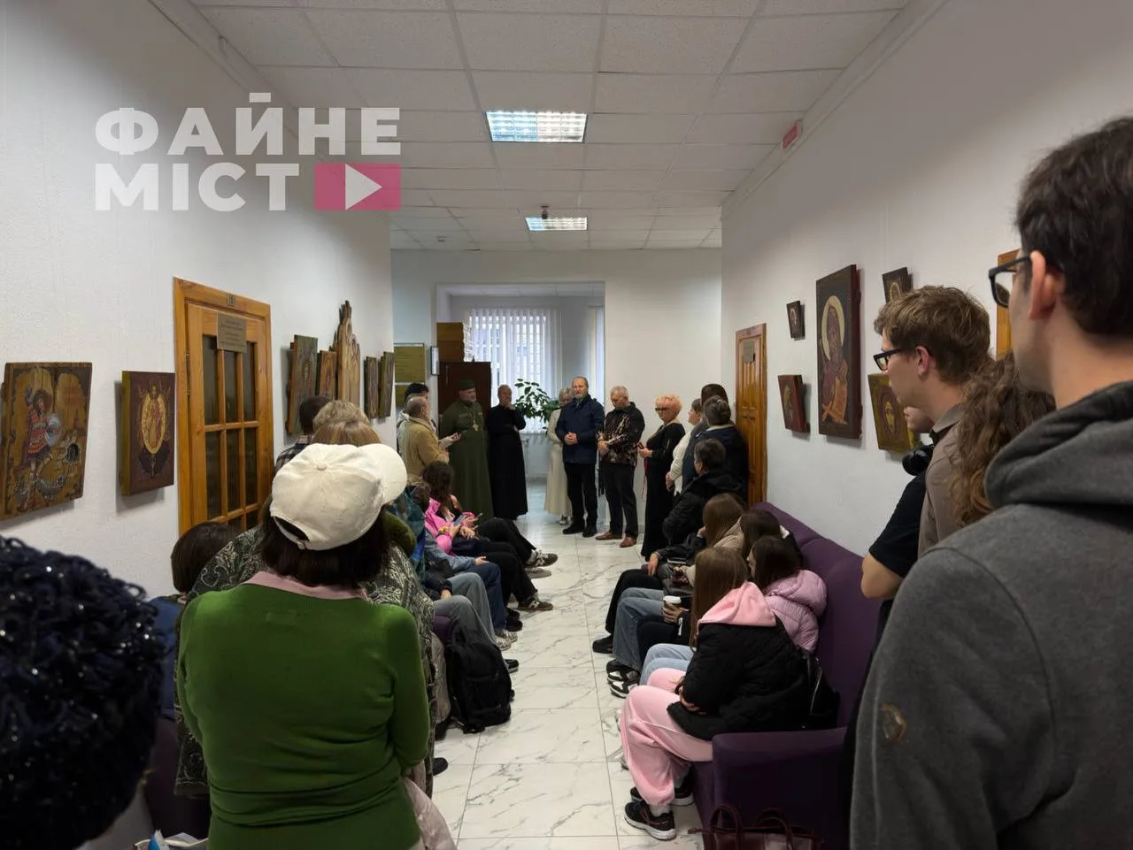 У Тернополі відкрили виставку ікон «Ангели незламної України» (Фото)