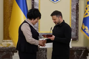 Зеленський у День працівників освіти відзначив освітян державними нагородами