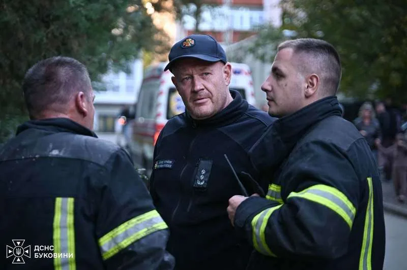 У Чернівцях виникла пожежа у квартирі багатоповерхівки