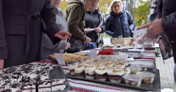 Майже 200 кг десертів і 250 чашок кави й чаю: як у Луцьку GABAR влаштував грандіозну дегустацію
