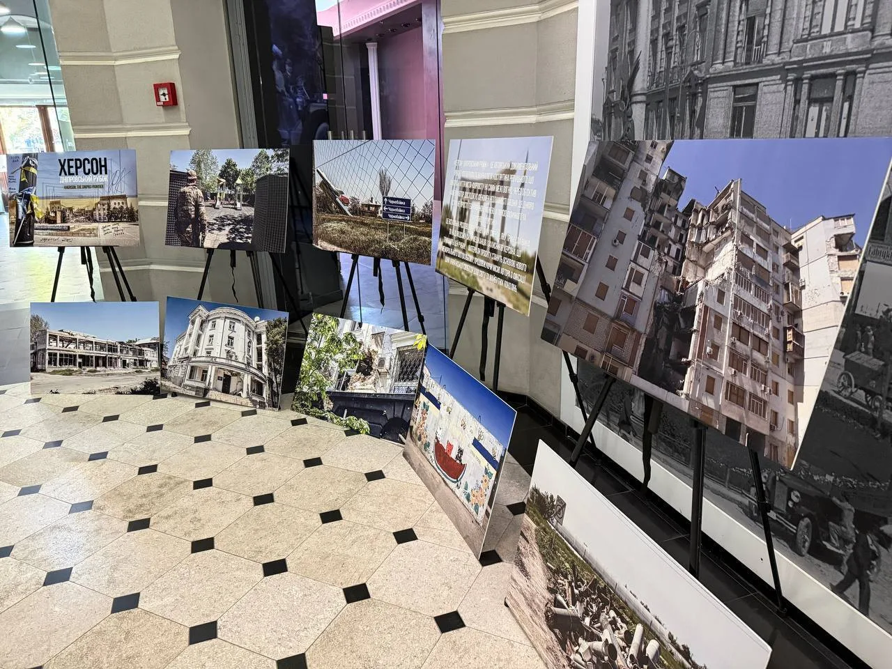 ''Херсон. Дніпровський рубіж''. Фотограф Ревуцький провів у Львові виставку своїх робіт