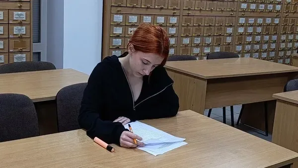 Навчається на психолога, працює і волонтерить: як 18-річна студентка із Краматорська облаштувала життя в Луцьку (фото, відео)