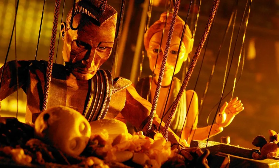 Нитки (Strings) 2004