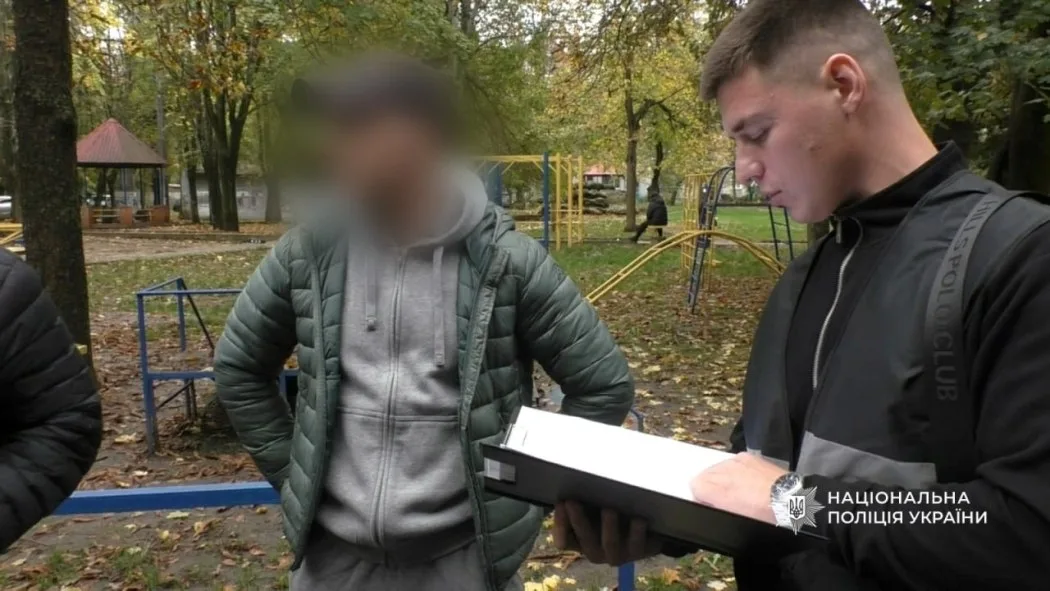 На Одещині ділок погрожував військовозобов’язаному, якщо той не купить у нього довідку про інвалідність