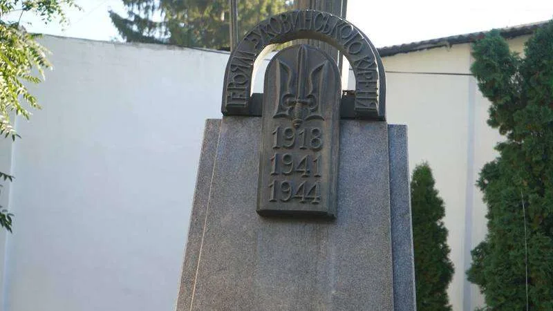 (ФОТО) Як у Чернівцях відзначили День захисників та захисниць України