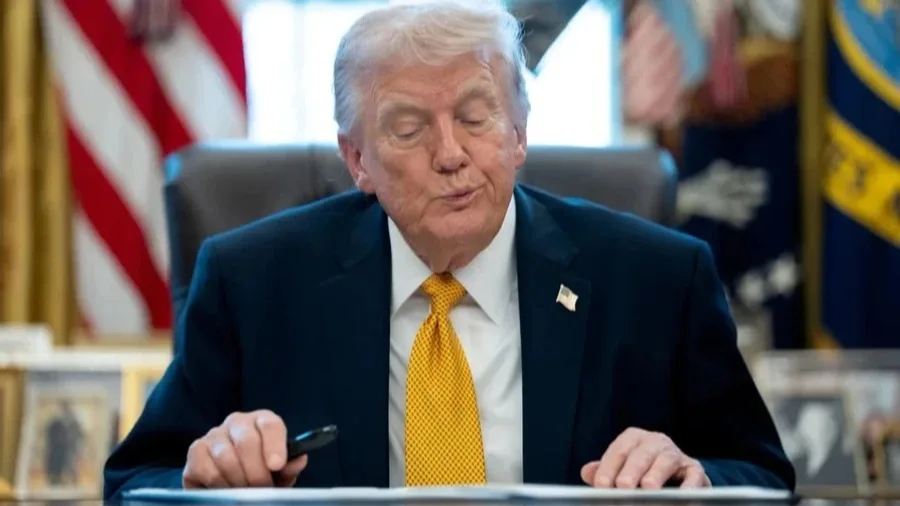 Трамп заявив, що "дурні люди" хотіли, щоб він запровадив санкції проти РФ