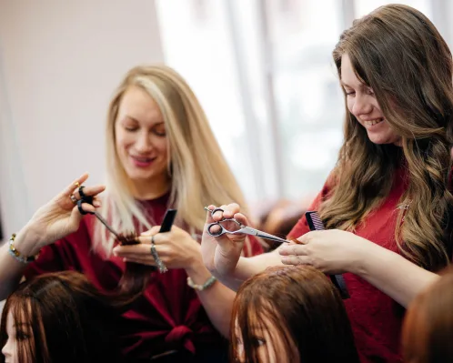 L'Oréal Україна відкрила набір на безкоштовне навчання перукарської майстерності для жінок