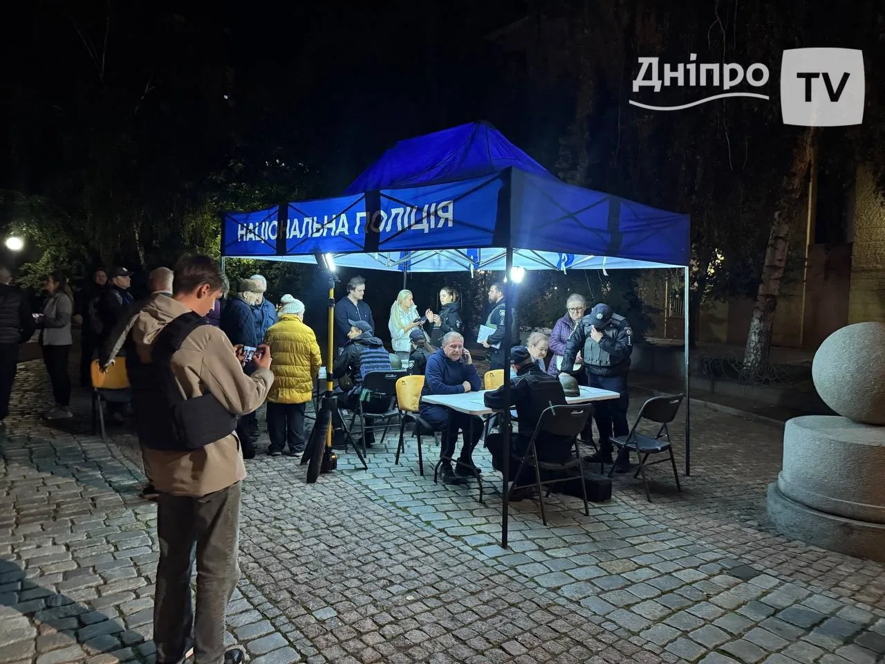Дніпро оговтується після вечірнього удару: як зараз виглядає місце атаки - 02.10.2026